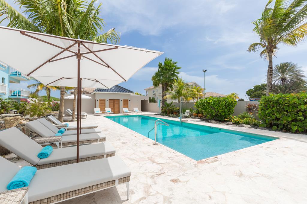 Dolphin Suites 4 Sterren Prijs EUR 1155.00